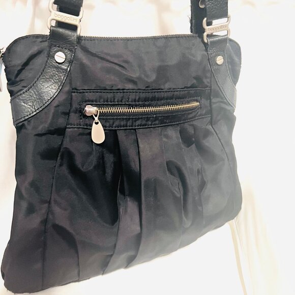 Baggallini Handbags - Baggalini Shoulder Tote Bag/purse-Black/Tan-Lightweight-Roomy-Zip up top